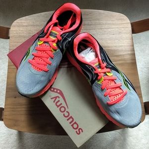 NEW Saucony Kinvara 5 Running Shoes - Women's 10